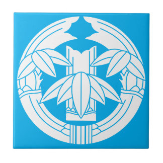 Cut bamboo in embracing bamboo leaves tile