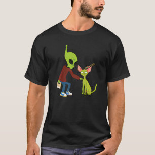Cute Alien Petting A Cat For Cat Mum Dad Pet Cost T-Shirt