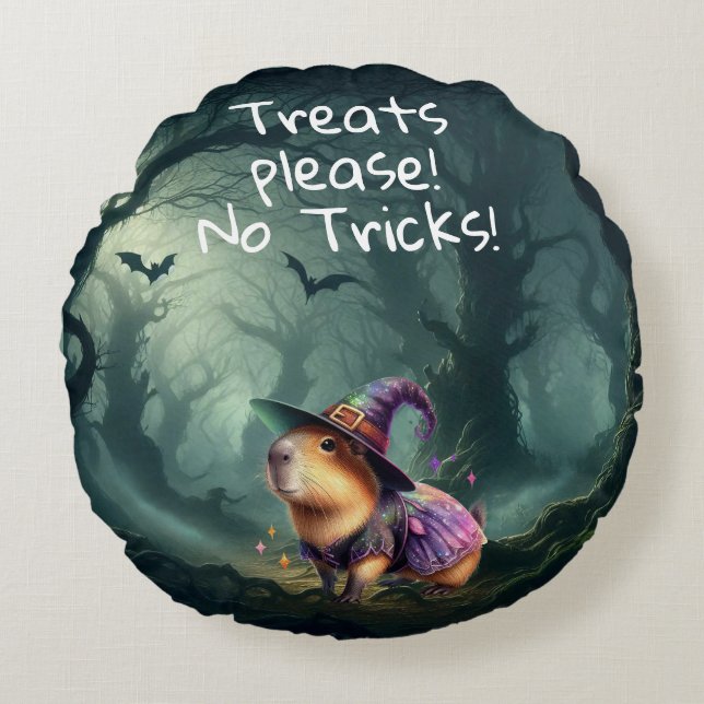 Cute and Witchy Halloween Capybara  Round Cushion (Front)