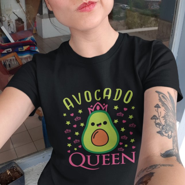 Cute Avocado Queen with Heart Keto Girl Cooking  T-Shirt (Cute Avocado Queen with Heart Keto Girl Cooking T-Shirt)
