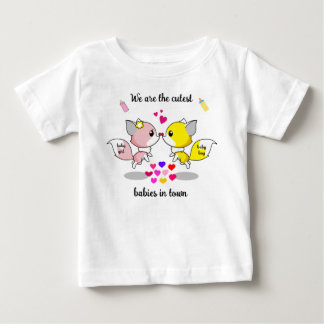 Cute Baby Foxes Kissing w/Colourful Back Prints T-Shirt