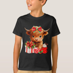 Cute Baby Highland Cow Merry Christmas Farmer Cow  T-Shirt