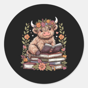 Cute Baby Highland Cow Reading Book Bookworm  Classic Round Sticker