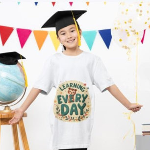 Cute Bear 'Learning Every Day' - Fun Educational  T-Shirt