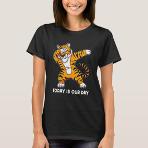 Cute Bengal Tiger Dabbing Birthday Safari Zoo Wild T-Shirt
