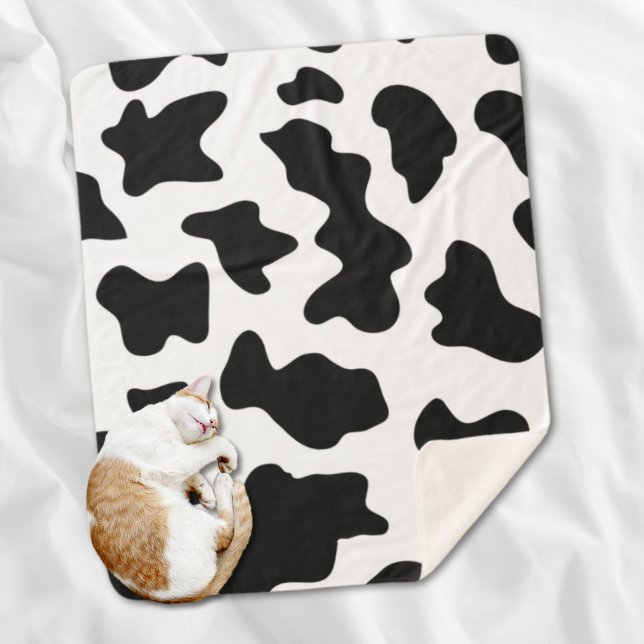 Cute black and white cow print farm animal nursery sherpa blanket (Cute black and white cow print farm animal nursery sherpa blanket)