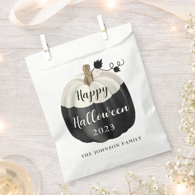 Cute Black And White Pumpkin Happy Halloween 2022 Favour Bags (Clipped)