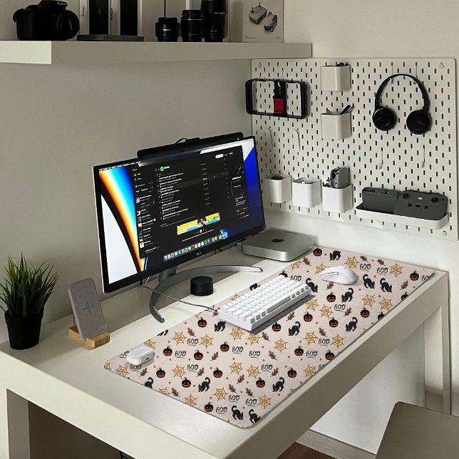 Cute Black Cat Pumpkin Halloween Pattern Desk Mat (Creator Uploaded)