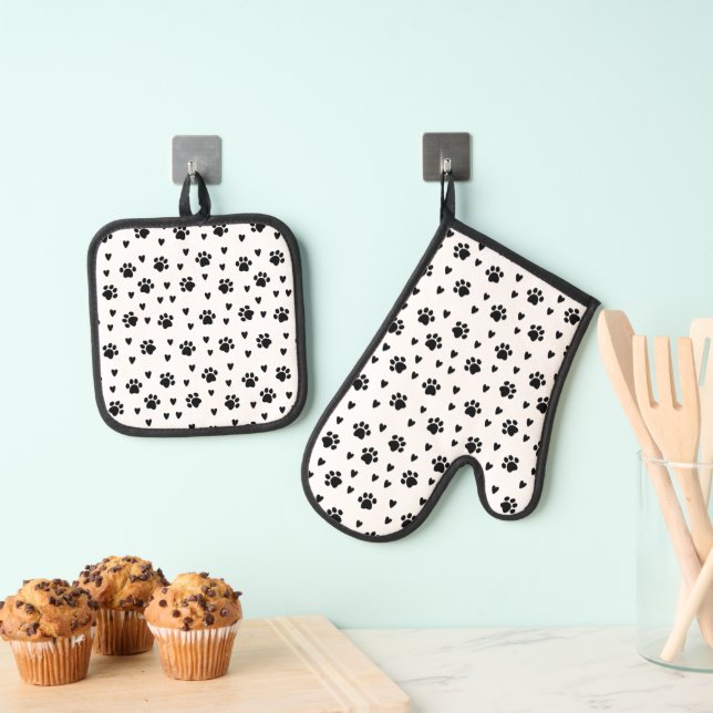 Cute Black Dog Paw Prints & Hearts Oven Mitt & Pot Holder Set (Insitu(Hanging))