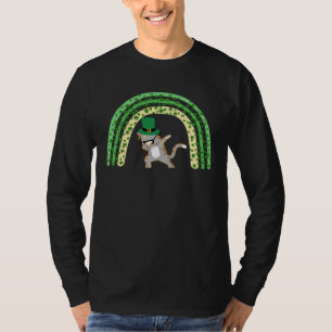 Cute cat dabbing St Patrick s day rainbow T-Shirt