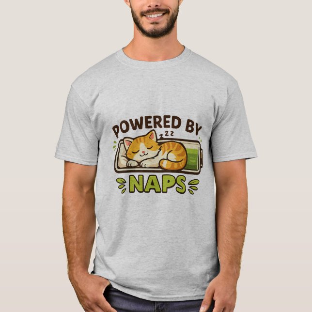 Cute Cat Powered by Naps Funny Sleeping Kitten Gra T-Shirt (Front)