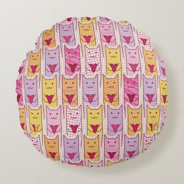 Cute Cats with Loving Hearts Round Cushion (Front)