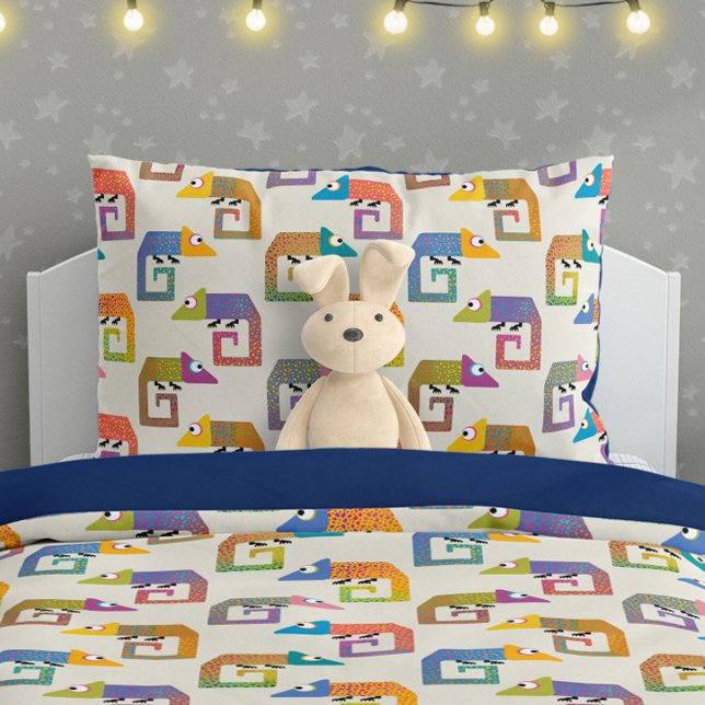 Cute Chameleon Pattern on Cream Pillowcase (Creator Uploaded)