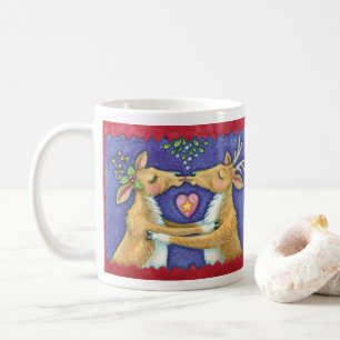 Cute Christmas Reindeer, Romantic Kiss w Mistletoe Coffee Mug