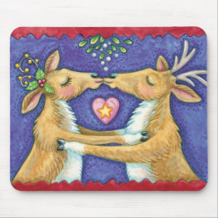 Cute Christmas Reindeer, Romantic Kiss w Mistletoe Mouse Mat
