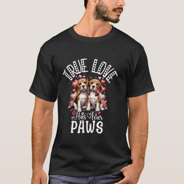 Cute Couple of Beagle Dogs Valentines Day Funny Do T-Shirt (Front)