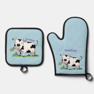 Cute cow in green field cartoon illustration oven mitt & pot holder set