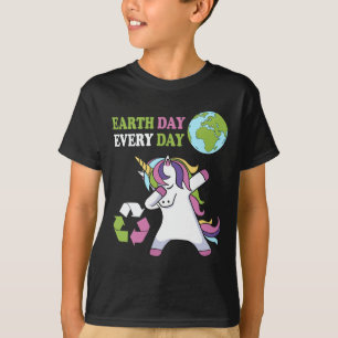 Cute Earth Day Every Day Unicorn Dabbing Unicorns T-Shirt