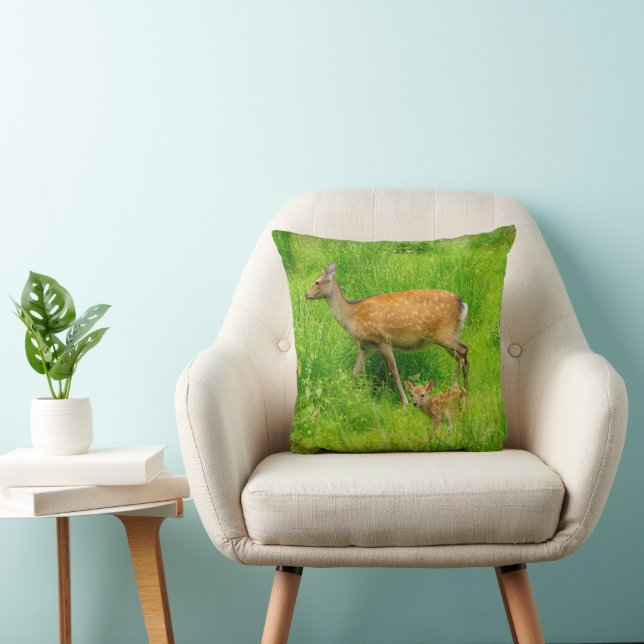 Cute fallow deer with young cushion (Chair)