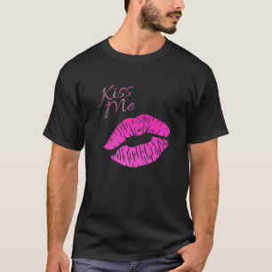 Cute Flirty Kiss Me Lips Lipstick Valentine Single T-Shirt
