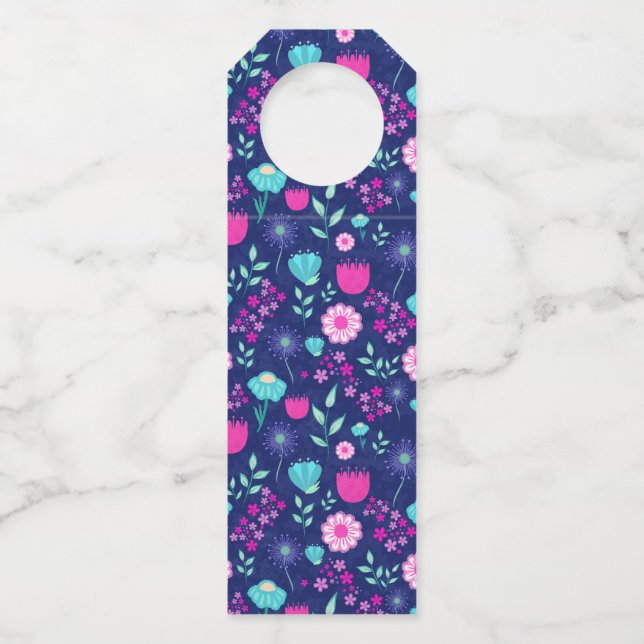 Cute floral pattern background bottle tag (Front)