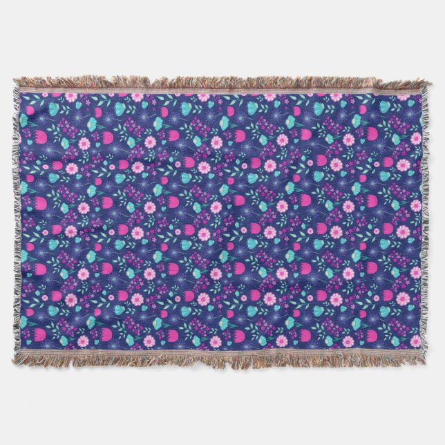 Cute floral pattern background throw blanket (Front)