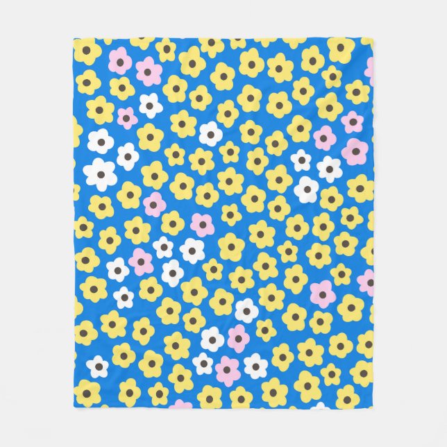 Cute flowers: seamless cartoon pattern. fleece blanket (Front)