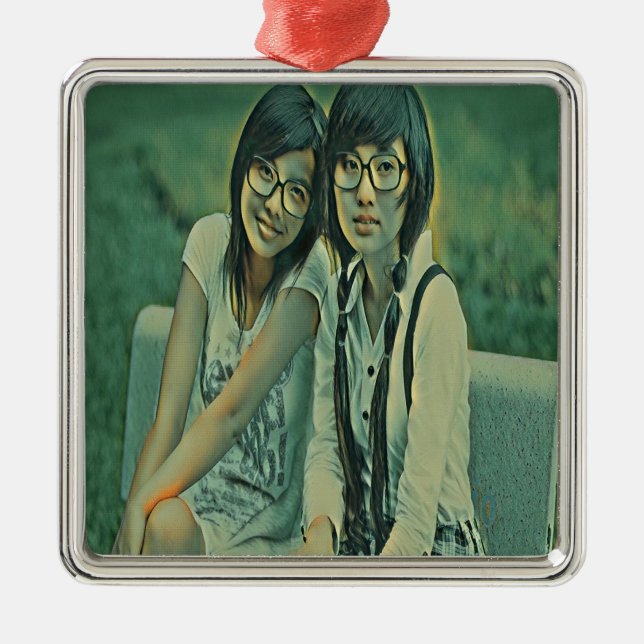 Cute friends sitting next to each other metal tree decoration (Front)