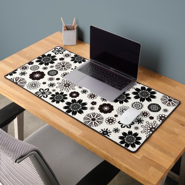     Cute Fun Modern Black and White Floral Pattern Desk Mat (Office 2)