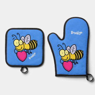 Cute funny bee with heart cartoon illustration oven mitt & pot holder set