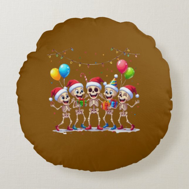 Cute Funny Skeletons Christmas & New Year Celebrat Round Cushion (Front)