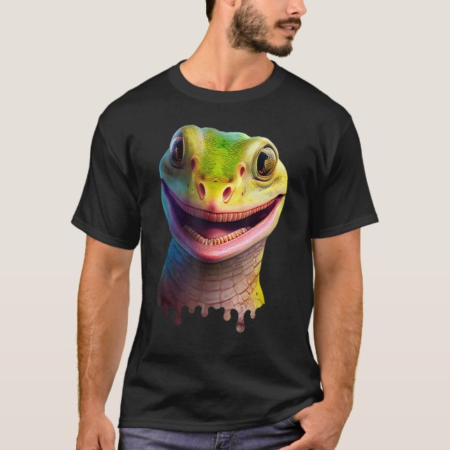 Cute Gecko   Wildlife Lizard T-Shirt (Front)