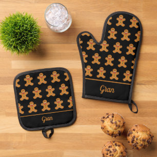 Cute Gingerbread Men Patterned Custom Name Oven Mitt & Pot Holder Set