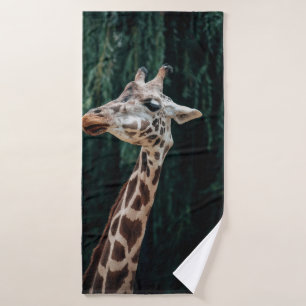 CUTE GIRAFFE PORTRAIT BATH TOWEL