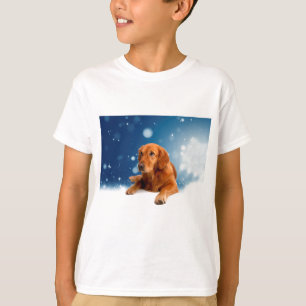 Cute Golden Retriever Dog Sitting in Snow Stars T-Shirt