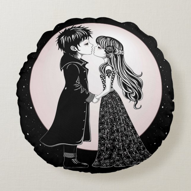 Cute Gothic Emo Kids Kiss Valentine's Day  Round Cushion (Front)