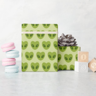 Cute Green Heart-Shaped Alien Head Pattern Wrapping Paper