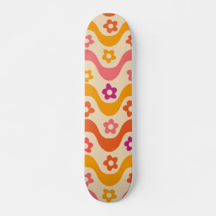 Cute Groovy flowers pattern on retro waves   Skateboard