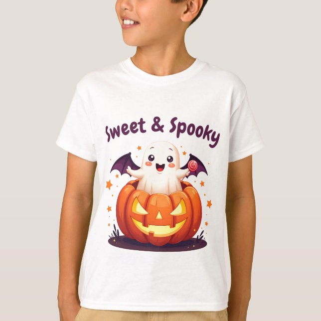 Cute halloween ghost pumpkin design t-shirt (Front)
