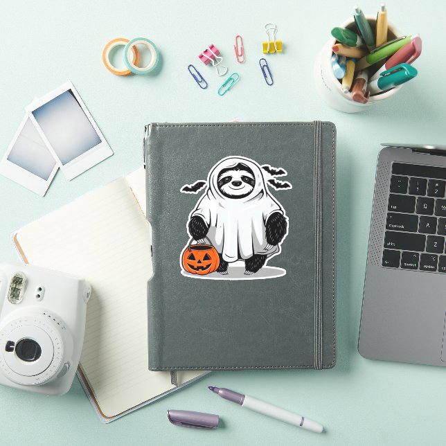 Cute Halloween Sloth T-Shirt Adorable and Spooky D (iPad Cover)