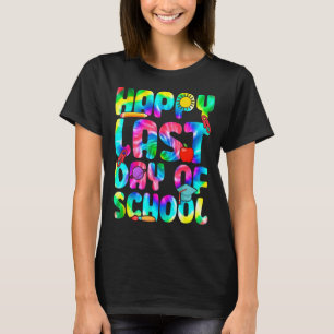 Cute Happy Last Day Of School Hello Summer Tie Dy T-Shirt