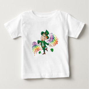 Cute happy smiling dancing leprechaun, a rainbow  baby T-Shirt