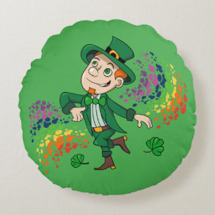 Cute happy smiling dancing leprechaun, a rainbow  round cushion