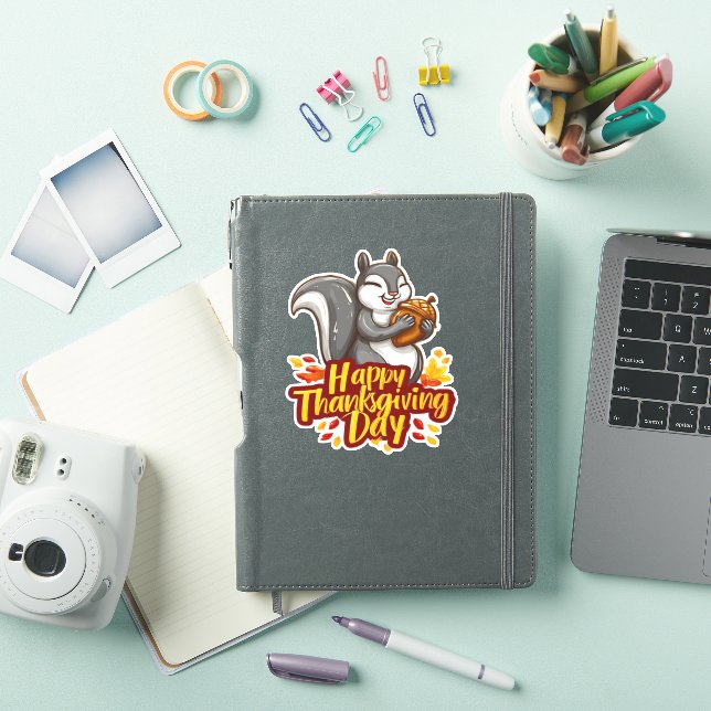 Cute Happy Thanksgiving Squirrel Classic T-Shirt (iPad Cover)