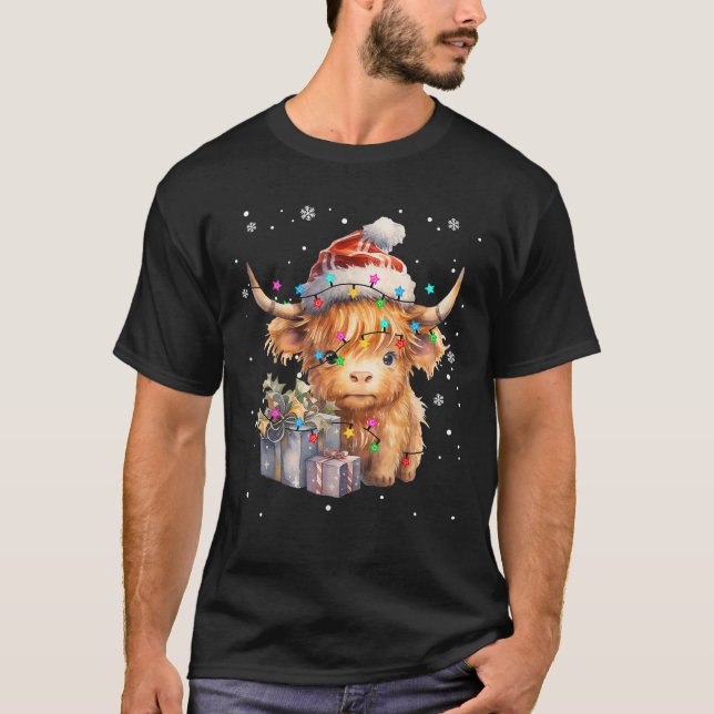 Cute Highland Cow Christmas Lights Merry Xmas Cows T-Shirt (Front)