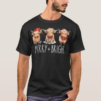 Cute Highland Cow Christmas Merry Bright Cow Xmas  T-Shirt