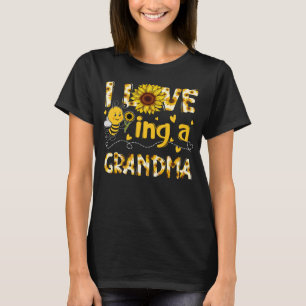 Cute I Love Being A Grandma Sunflower Bee Mother s T-Shirt