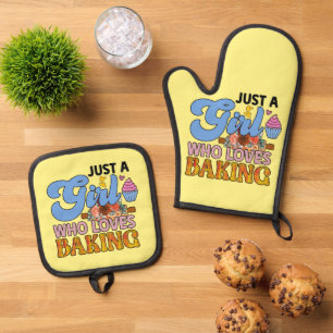 Cute just girl loves baking word art oven mitt & pot holder set