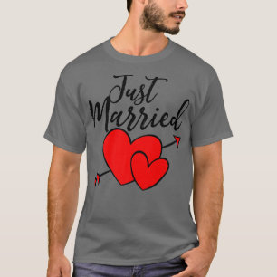 Cute Just Married Honeymoon Gifts for Husband & Wi T-Shirt