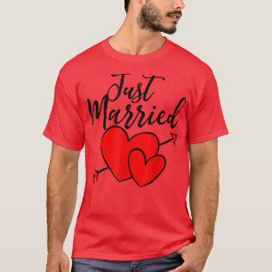 Cute Just Married Honeymoon Gifts for Husband & Wi T-Shirt